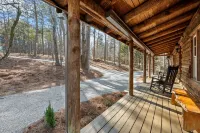 Log Cabin with Big Deck Energy on Lake Lanier, fire pit and lake access