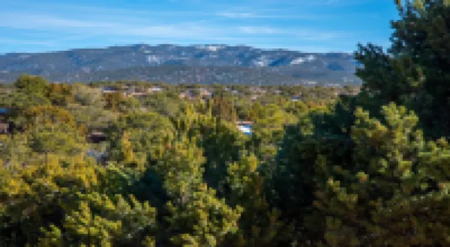 Beautiful Santa Fe Home ~ Breathtaking Views and Sunsets ~ 3.5 miles to plaza