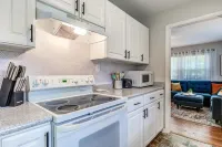 Bit o' Raleigh Bungalow, 6 min drive to downtown