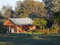 Relax in a beautiful private peaceful setting 5 minute drive from Beechworth ビーチワースのホテル