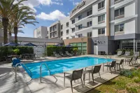 Courtyard Long Beach Airport - Pools