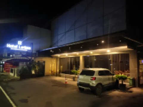 Hotel Larissa Ciamis チアミスのホテル