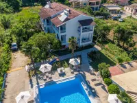 Angela Hotel & Apartments