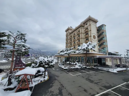 Hotel Amaranth Отели рядом с достопримечательностью «Biryong Falls»
