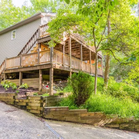 KinStay Massanutten Family Cabin-Time with Family, Shuffleboard, Mountain Views