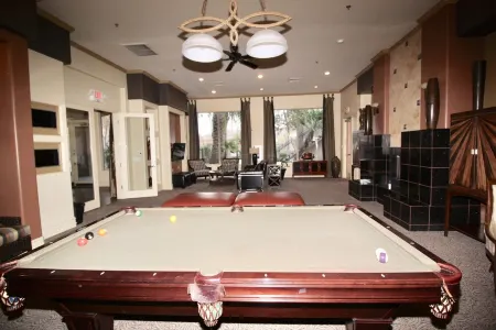 Resort living in the Sun! Отели рядом с достопримечательностью «Рипариан Презерв эт Уотер Ранч»