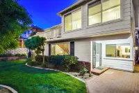 Across From The White Sand Of Moonlight Beach - Full Ocean/Beach View