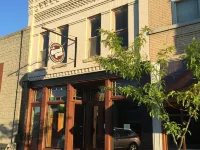 Beautifully Restored House of Pleasure on Main St above Ponderosa Wine Bar Hotels in Hamilton
