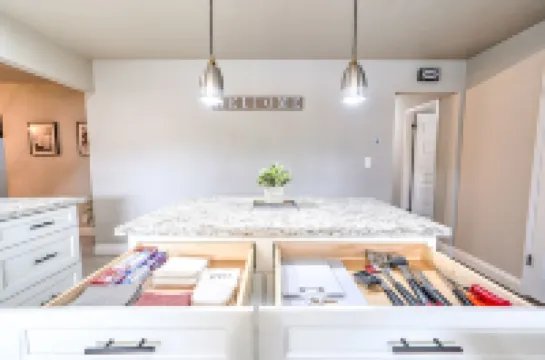 Home near Calistoga w/ heated pool & hot tub