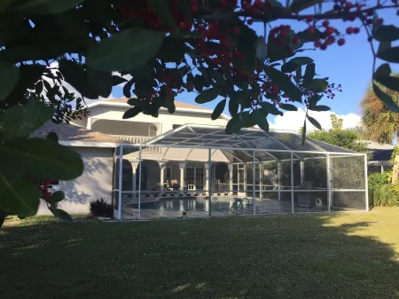 Villa Camellia 5bed/4.5 bath with private pool and golf course view