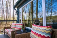 Log Cabin on A Lake with Private Dock & Beach! One Hour from NYC! No Pet Fees!