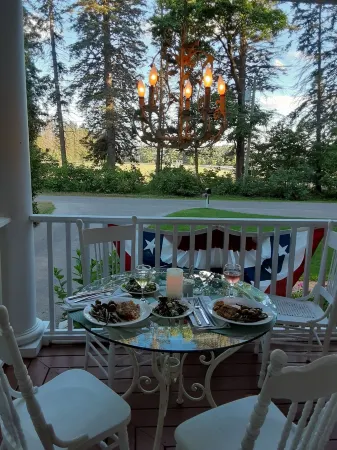 3,200SF Home/ 3.5 Bathrooms-3 Showers/Wrap Around Porch/Walk to Town/Beach