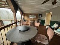 Family Time at Hills Hocking @ Pine Creek Villas: Creek Front