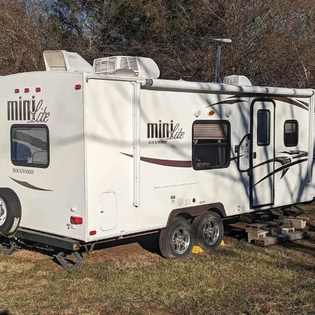Cozy Glamping in Mentone, AL, Mini Lite RV