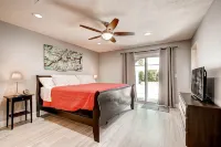 Fully licensed pool home w/outdoor kitchen.