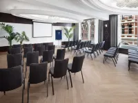 NH Amsterdam Caransa Hotels near Tuschinski