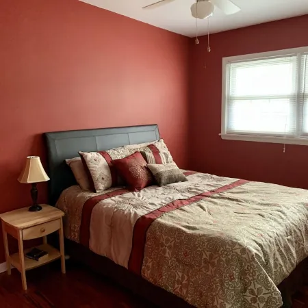 Experience Kentucky Lake out the back door! Spacious 4-bedroom retreat awaits. Отели в г. Каллоуэй Каунти