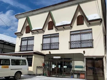 Naeba Kashiwaya Ryokan Отели рядом с достопримечательностью «Tashiro Ski Resort»