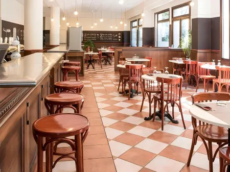 Ibis Angers Centre Château Отели рядом с достопримечательностью «Ancien couvent de la Baumette»