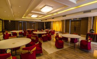 Chanakya Bnr Hotel