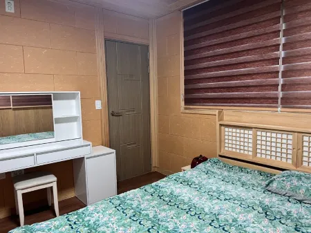 Anseong Yongseol Lake Tourist Farm Отели рядом с достопримечательностью «럭셔리 안성 M 글램핑카라반»