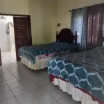 Cozy's Bandb Hotels in Сент-Еннс-Бей
