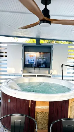 Charming 2-bedroom country house  with, spectacular patio and pergola