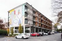 NEW  - The Marigold: Private Balcony  Walkable Hotel a 