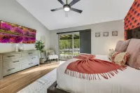 Bermuda Bliss: Pool, Spa, Misters, Ping Pong, BBQ!