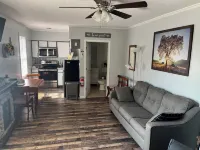 Bourbon Oak Hideaway 2 offers a 2 bed 2.5 bath apartment in historic Bardstown.