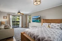 The Tahoe at Three Pines - 5 Min Walk to Lake!