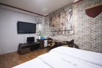 Gumi A Motel - parkir