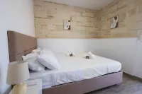 SeaStone House for relaxation, 4min walk to beach! Hotels in Kolimvari