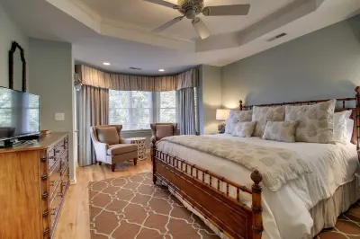 73 Grand Pavilion by AvantStay Corner Lot Porch
