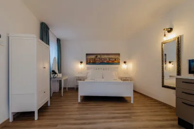 Roel Boutique B&B Hotels near Three Cities