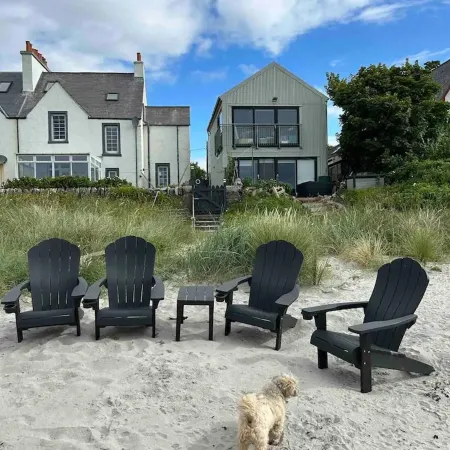 Unique House in an Idyllic Situation on a Beach