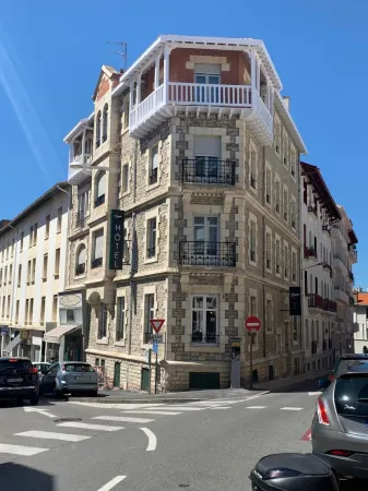 Ama Hôtel Отели рядом с достопримечательностью «Port des pêcheurs à Biarritz»