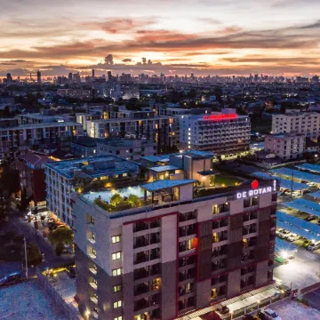 De Botan Srinagarindra Отели рядом с достопримечательностью «Торговый центр Seacon Square»