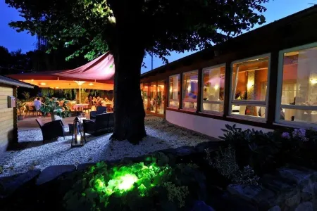 Hotel Dreimädelhaus Отели в г. Хюлльхорст