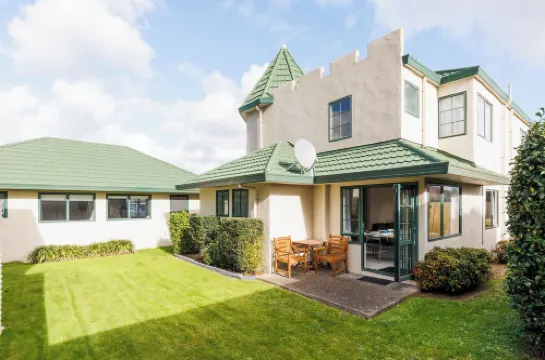 Camelot Motor Lodge and Conference Centre