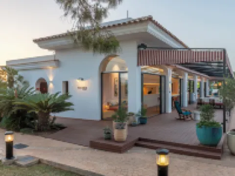 因圖羅特爾薩瑪瑞納住宿 卡拉達沃酒店