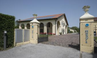 Hotel Venice Resort Airport