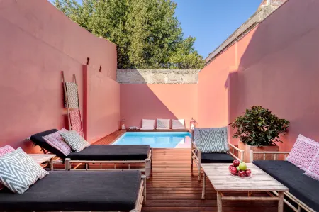 Casa da Praça Отели рядом с достопримечательностью «Palacete do Barão de Nova Sintra»