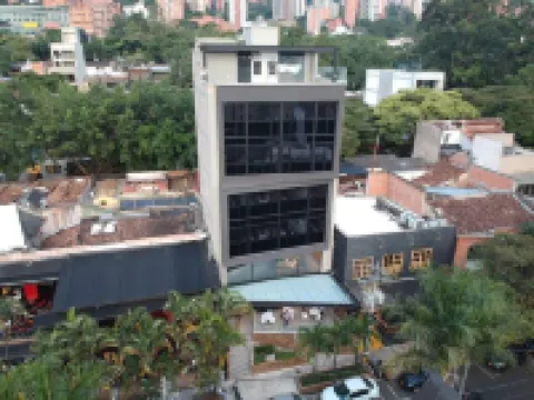 史詩精品飯店 里拉斯公園（Lleras Park）附近的飯店