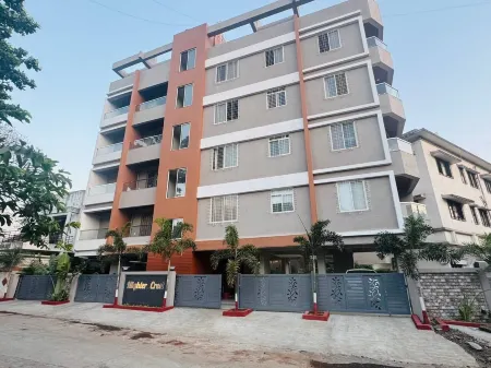 Mighter Crest Studio Apartment Отели рядом с достопримечательностью «RD CIRCLE»