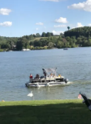 Atwood Lake family home. Pet friendly! Hotels in Carroll County