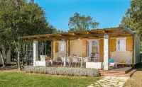 Camping Homes Mon Perin Hotels in Okreti