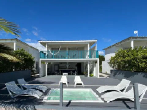 Picuas Village Hotels in Zarzal