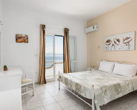 Four-Bedroom Villa Eleni by Konnect, with Private Pool & Stunning Seaview Hotels in Mparmpati