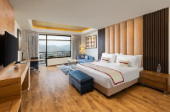 Justa Cliffend Resort & Spa, Mashobra